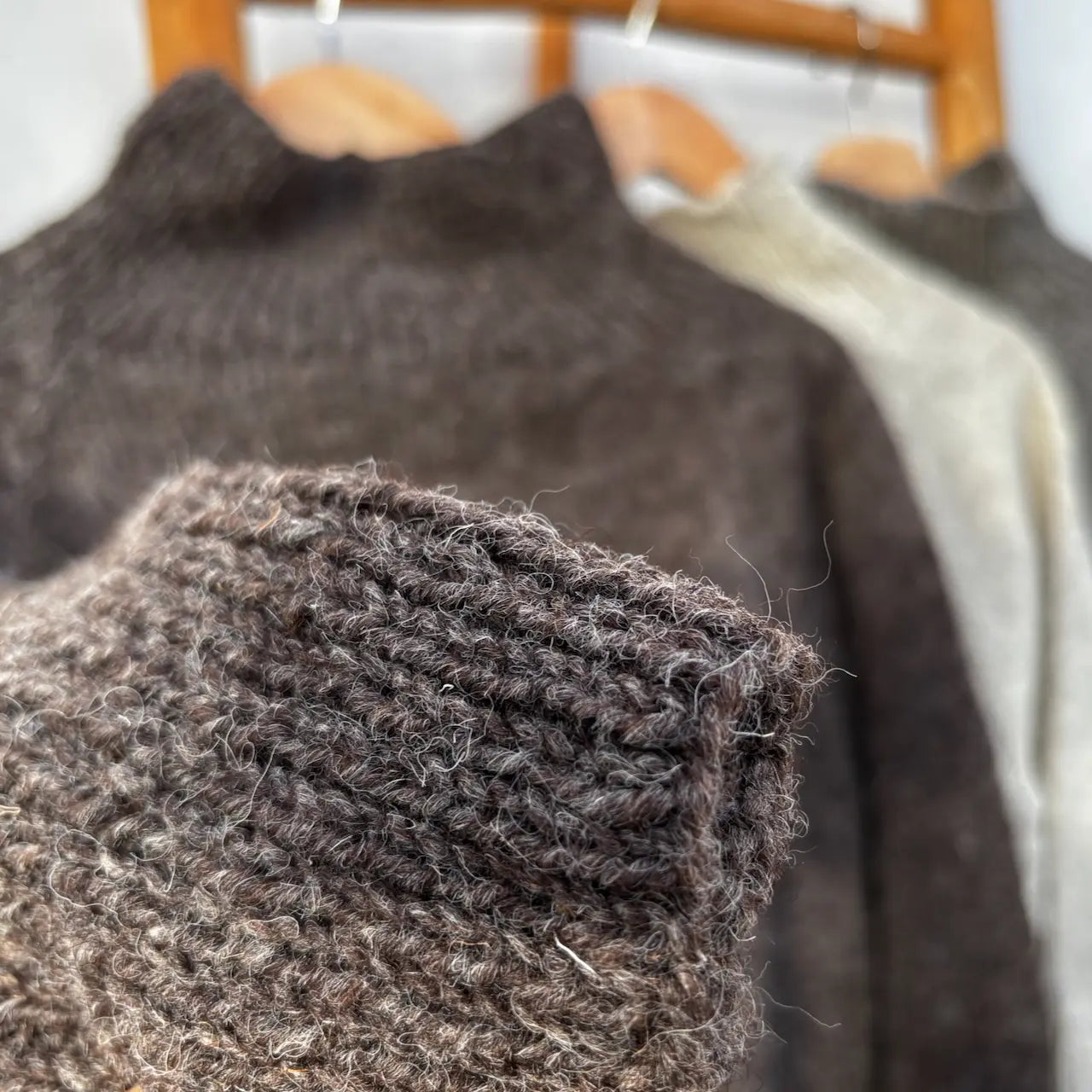 ⚫︎ Balloon Full Sleeve High-Neck Pullover ⚫︎ Hand Knit Pure Wool ⚫︎