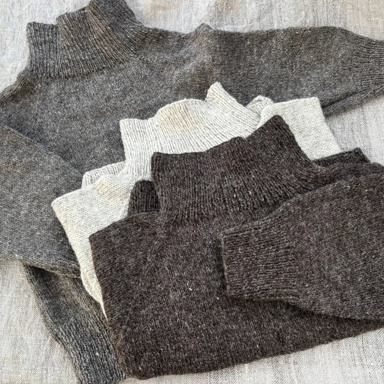 ⚫︎ Balloon Full Sleeve High-Neck Pullover ⚫︎ Hand Knit Pure Wool ⚫︎