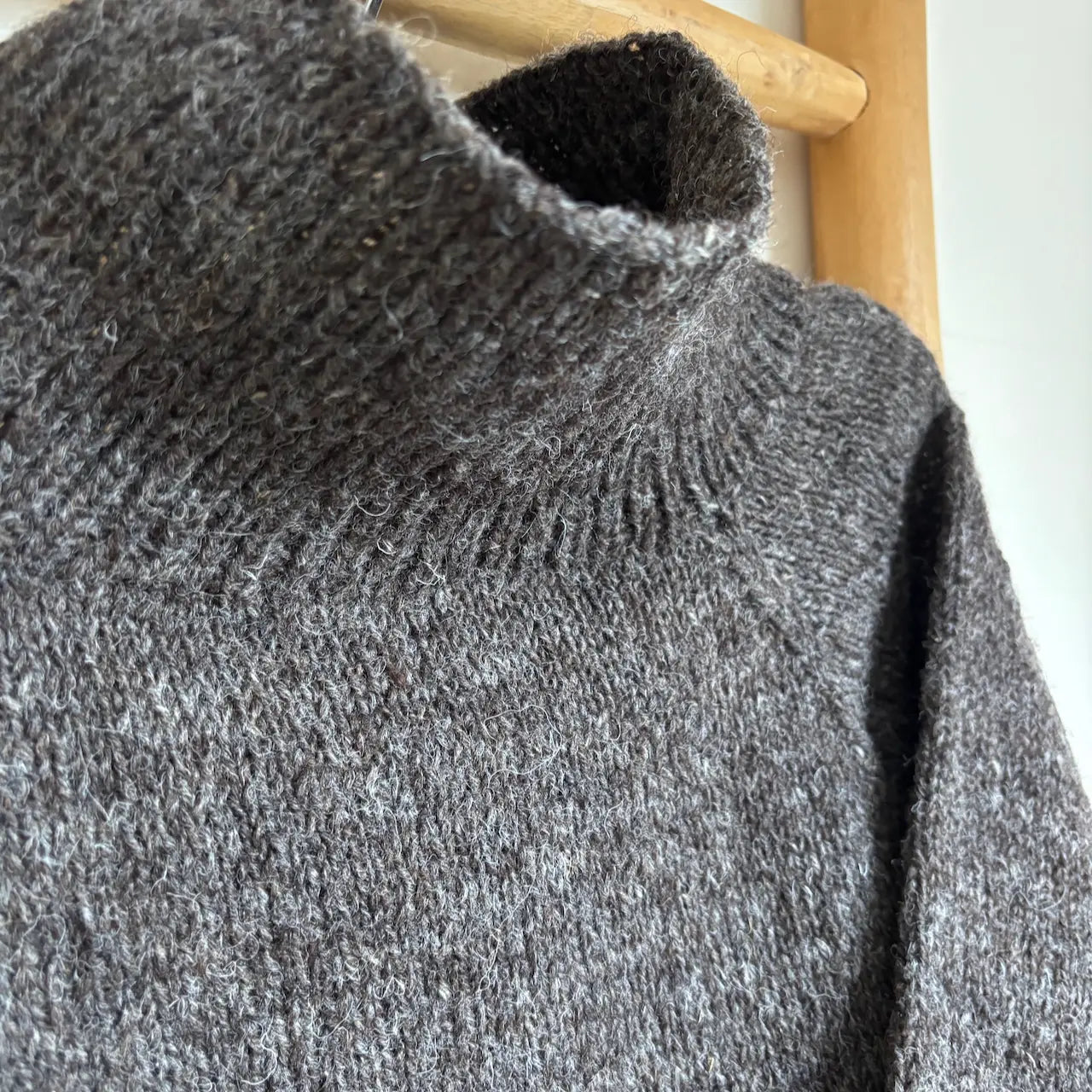 ⚫︎ Balloon Quarter Sleeve High-Neck Pullover ⚫︎ Hand Knit Pure Wool ⚫︎