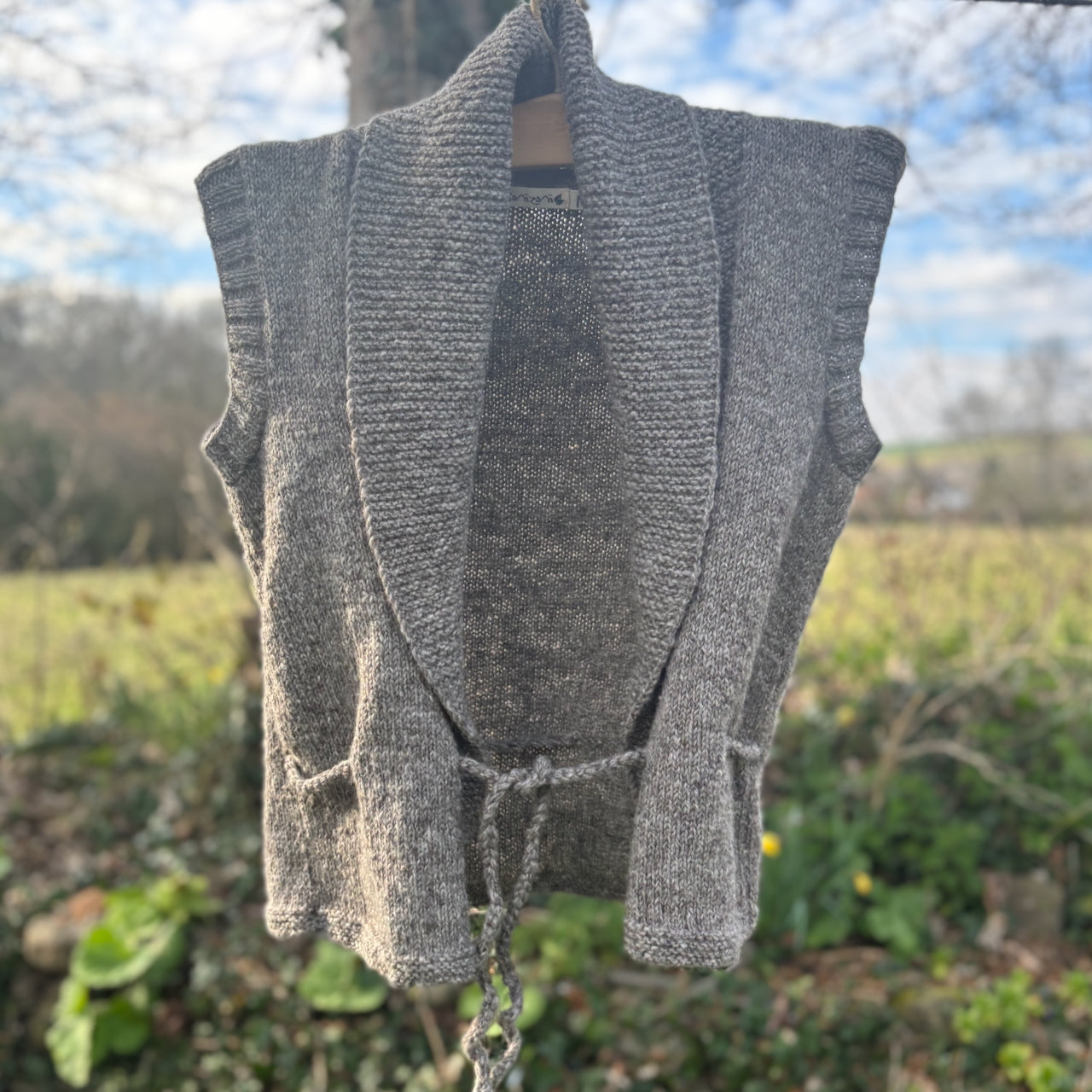 ⚫︎ Vest Cardigan ⚫︎ Hand Knit Pure Wool ⚫︎