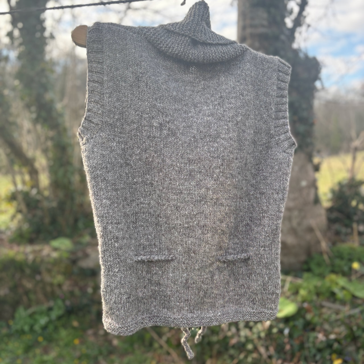 ⚫︎ Vest Cardigan ⚫︎ Hand Knit Pure Wool ⚫︎